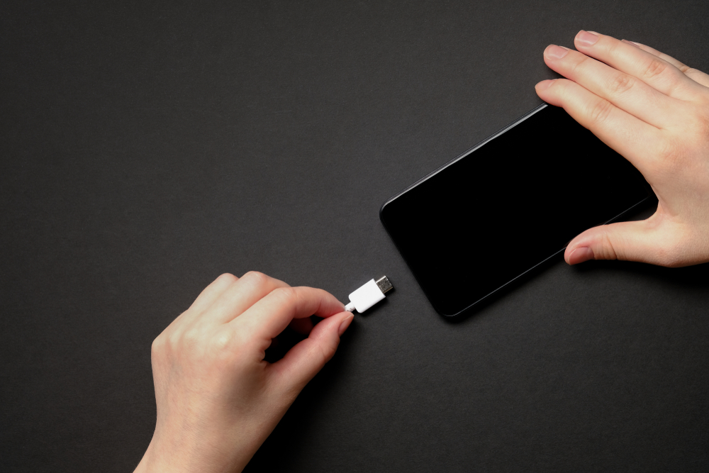 iPhone 15, primul telefon Apple cu USB-C? Producătorul renunță la portul Lightning